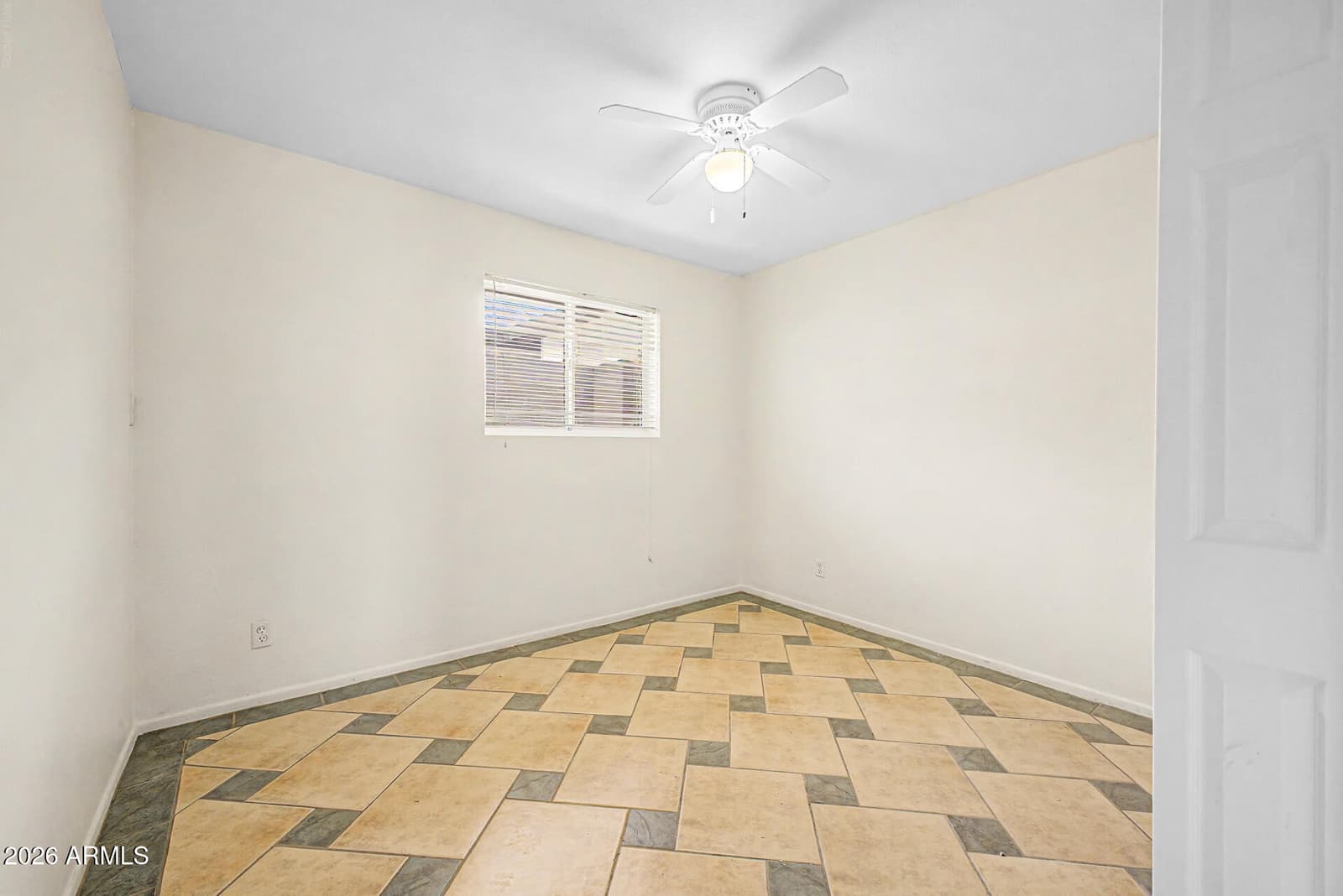 1516 W Shangri La Road, Phoenix, AZ 85029 — photo 21 of 31