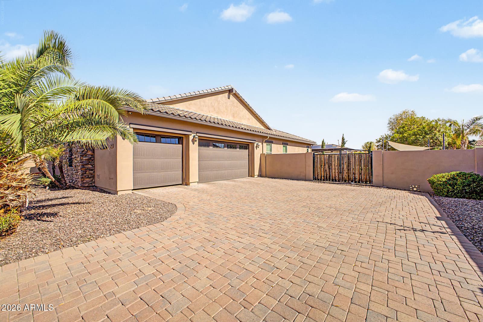 2855 E Warbler Road, Gilbert, AZ 85297 — photo 4 of 114