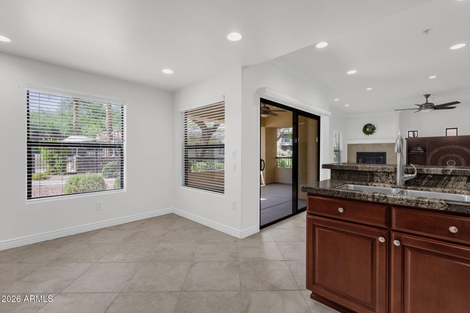 21320 N 56th Street 1116, Phoenix, AZ 85054 — photo 14 of 72