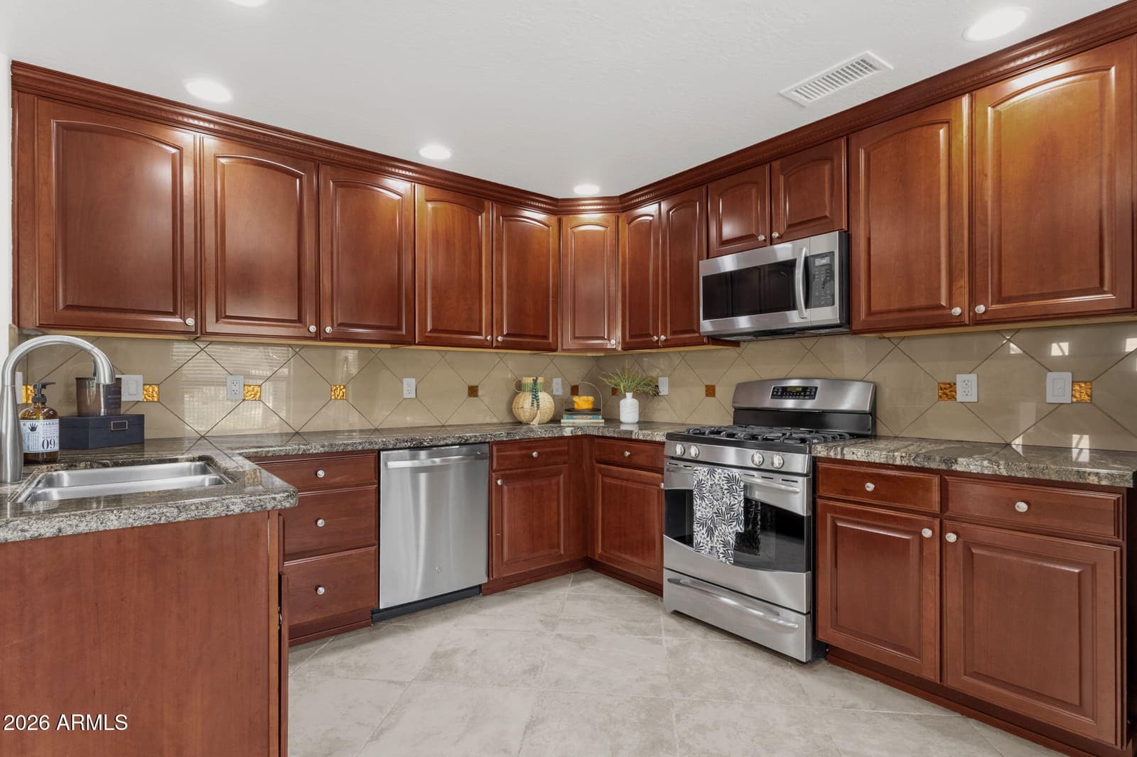 21320 N 56th Street 1116, Phoenix, AZ 85054 — photo 17 of 72
