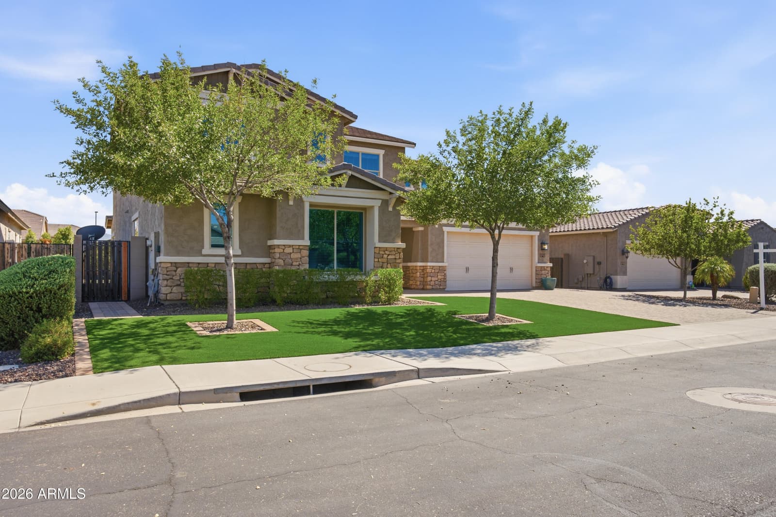 3889 E Chestnut Lane, Gilbert, AZ 85298 — photo 8 of 130