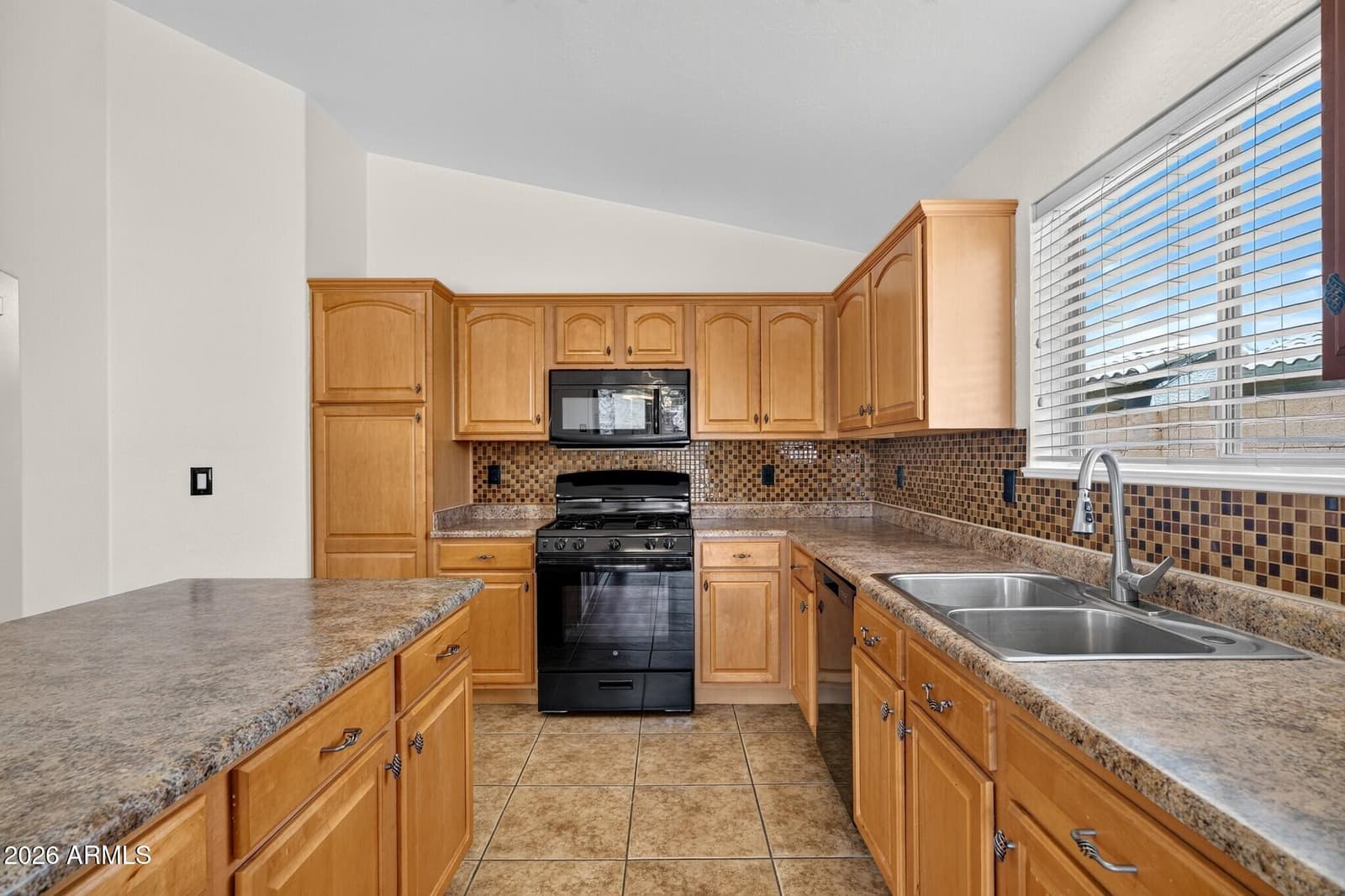 2877 E Crescent Way, Gilbert, AZ 85298 — photo 12 of 51