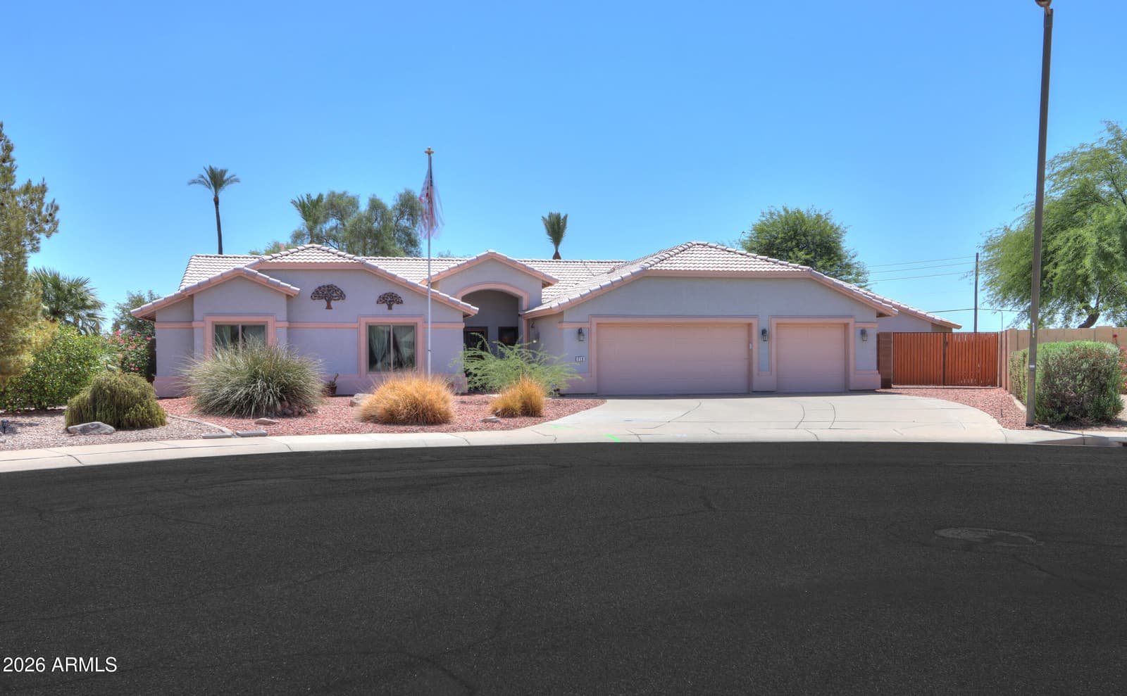 216 E Pebble Court, Casa Grande, AZ 85122 — photo 2 of 63