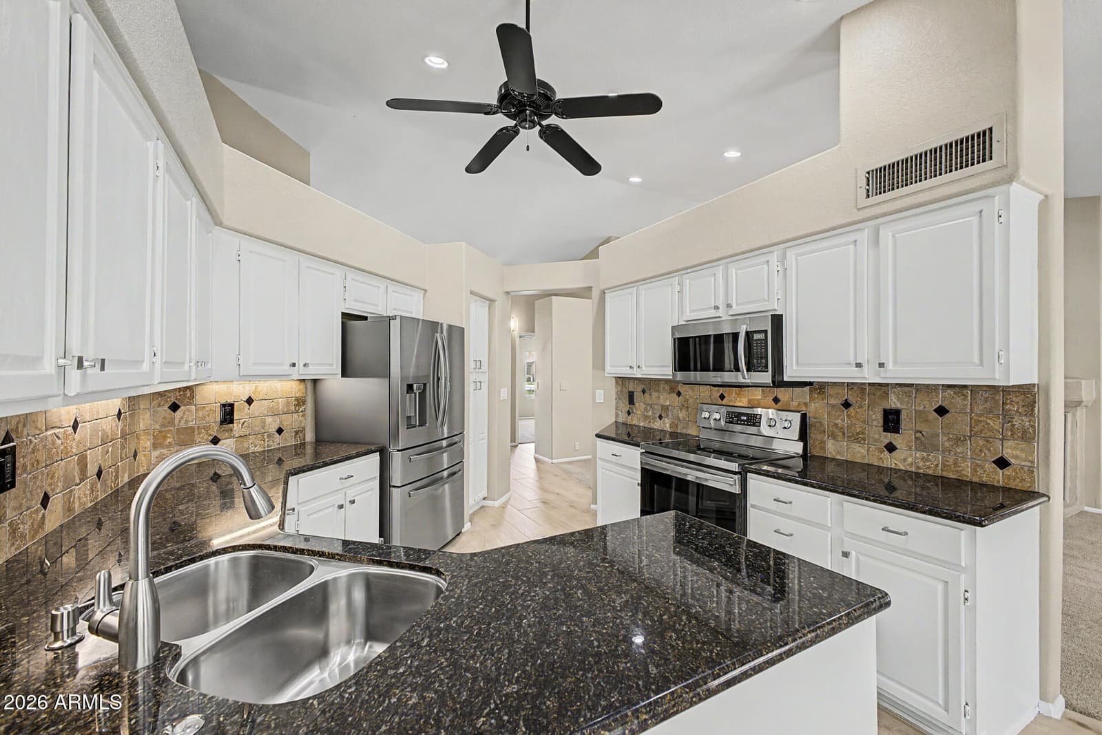284 W Vera Lane, Tempe, AZ 85284 — photo 12 of 46