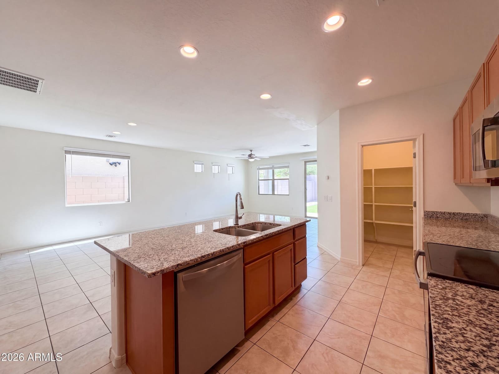3325 W Dunbar Drive, Phoenix, AZ 85041 — photo 10 of 33