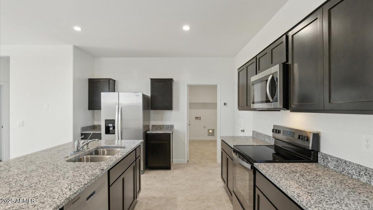 2740 W Sonrisa Avenue, Apache Junction, AZ 85120 — photo 6 of 41