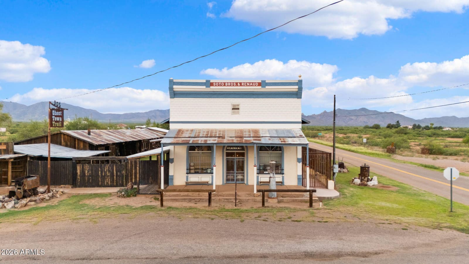 905 Ghost Town Trail, Pearce, AZ 85625 — photo 1 of 52