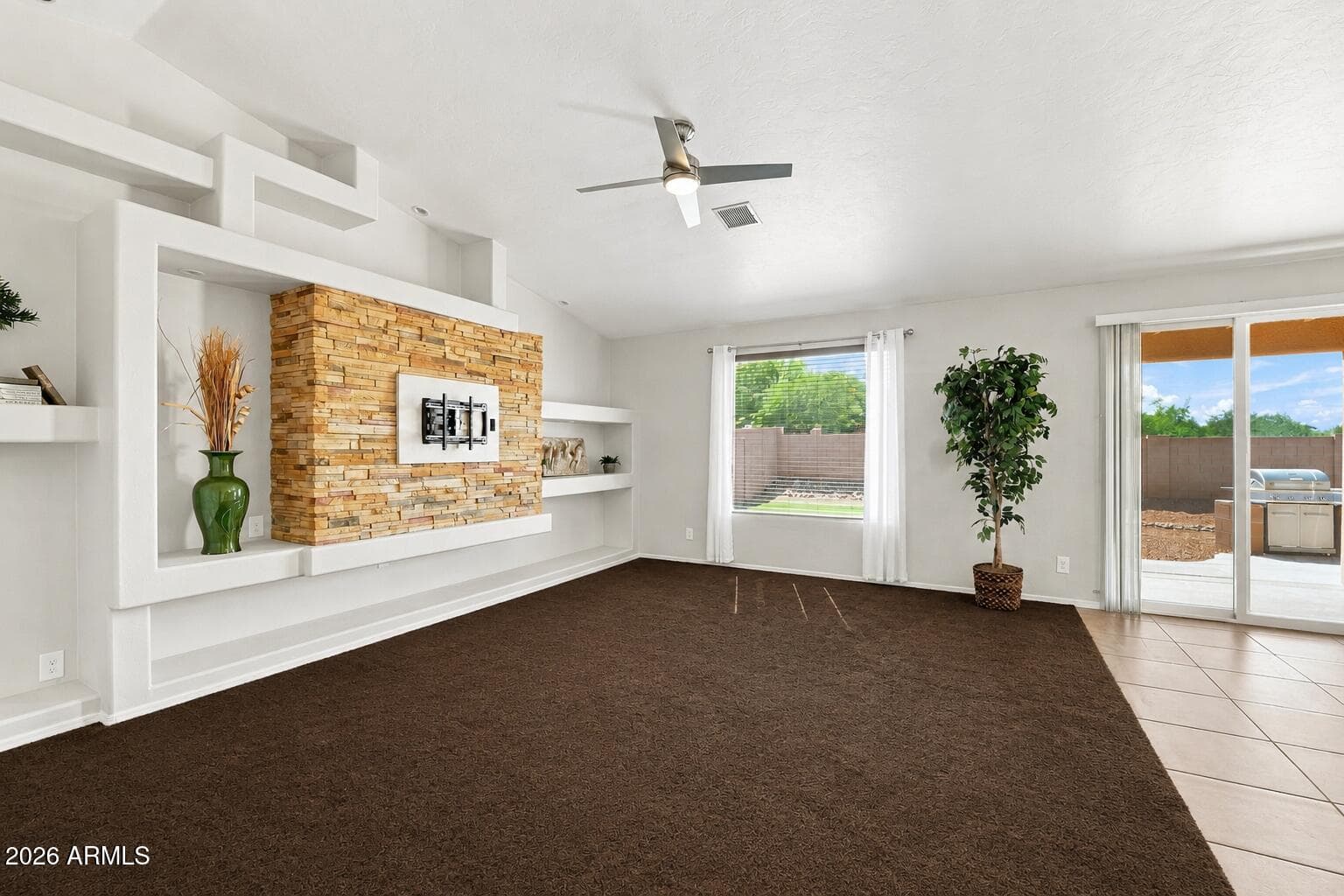 1874 Oak Winds Drive, Sierra Vista, AZ 85635 — photo 9 of 42