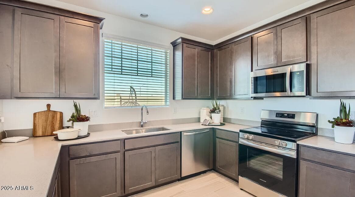 24827 N 164th Drive, Surprise, AZ 85387 — photo 4 of 22