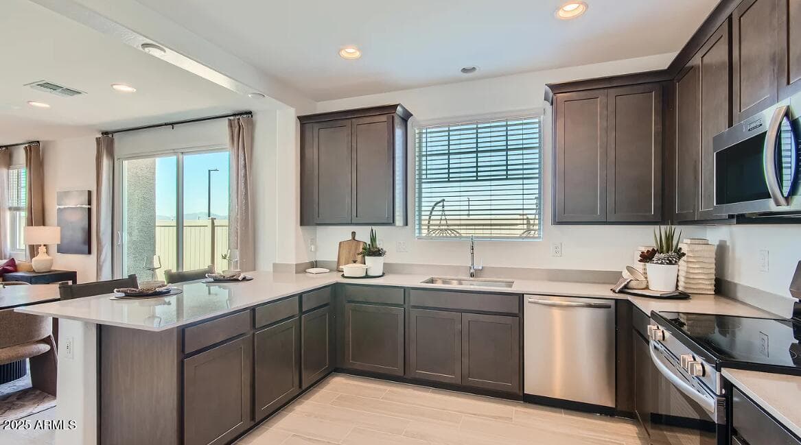 24827 N 164th Drive, Surprise, AZ 85387 — photo 5 of 22