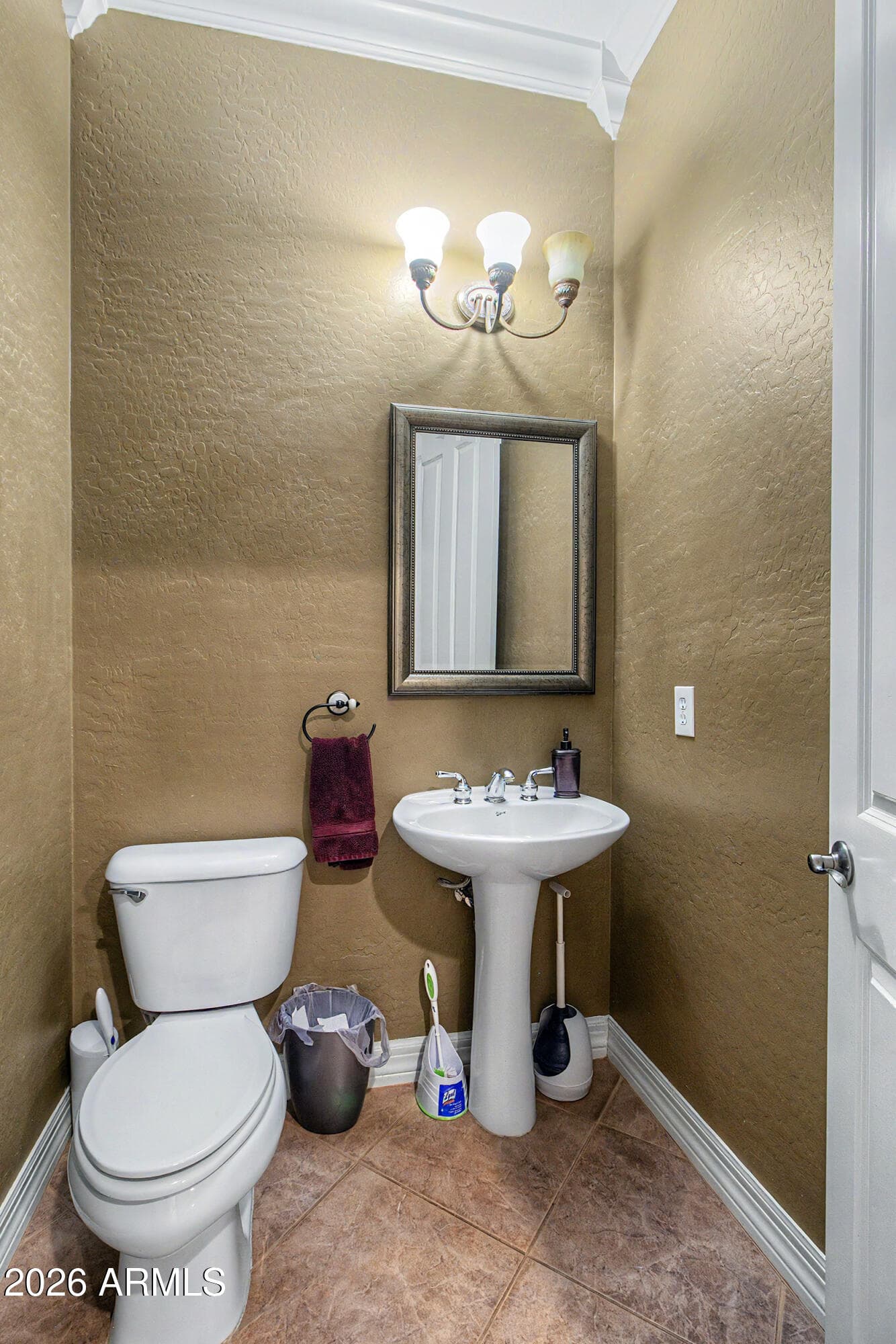 1351 E Canary Drive, Gilbert, AZ 85297 — photo 10 of 45