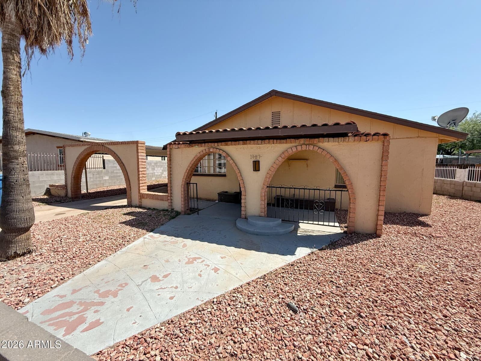 1707 E Illini Street, Phoenix, AZ 85040 — photo 2 of 23