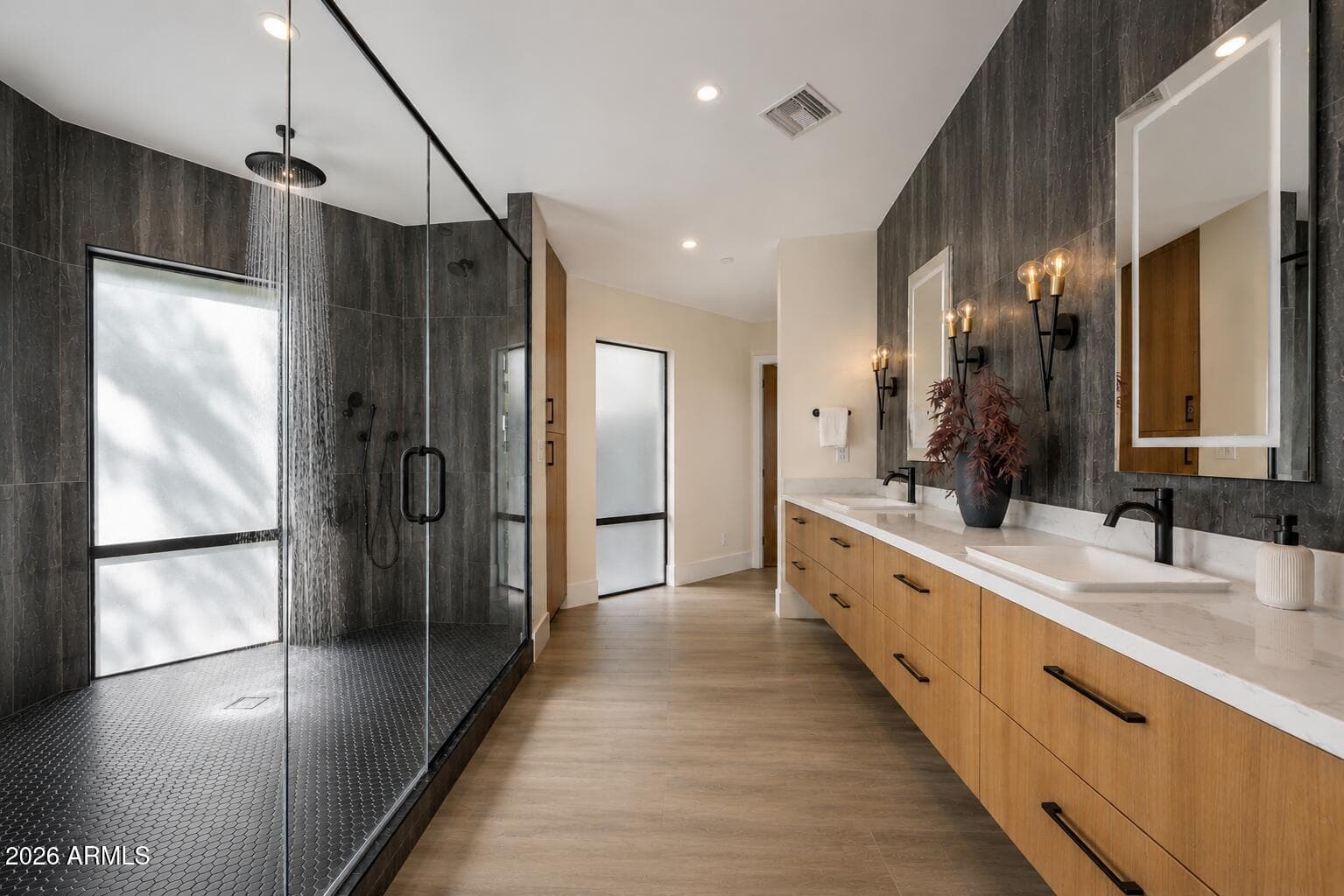 525 W Lamar Road W, Phoenix, AZ 85013 — photo 12 of 57