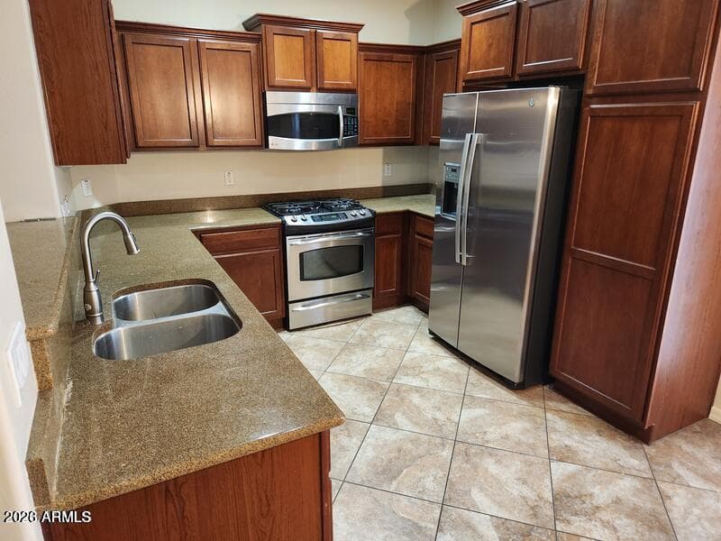 3975 E Melinda Drive, Phoenix, AZ 85050 — photo 2 of 19