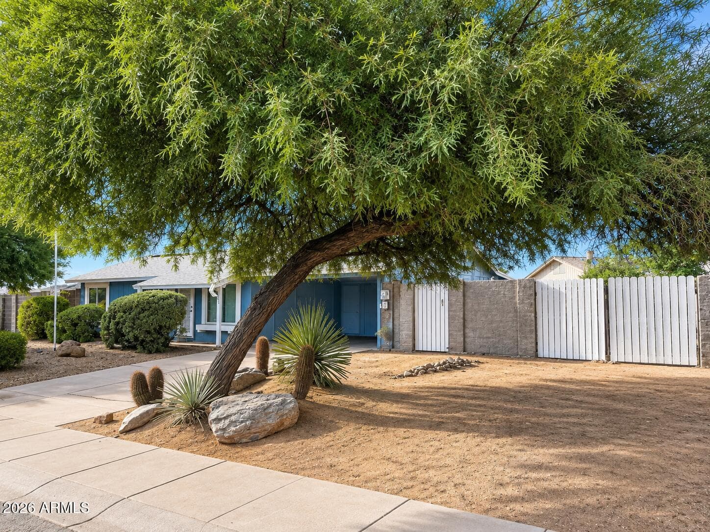 2031 E Vista Drive, Phoenix, AZ 85022 — photo 4 of 35