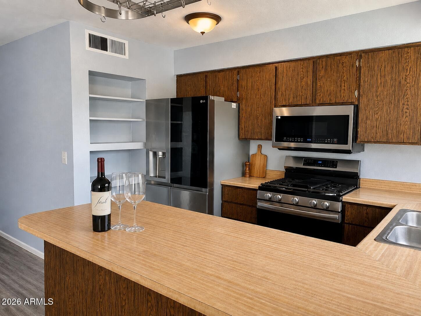 2031 E Vista Drive, Phoenix, AZ 85022 — photo 10 of 35