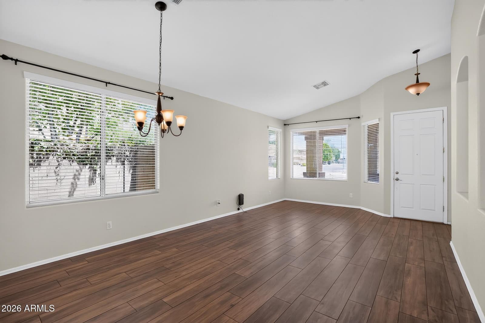 20808 N 70th Drive, Glendale, AZ 85308 — photo 3 of 25