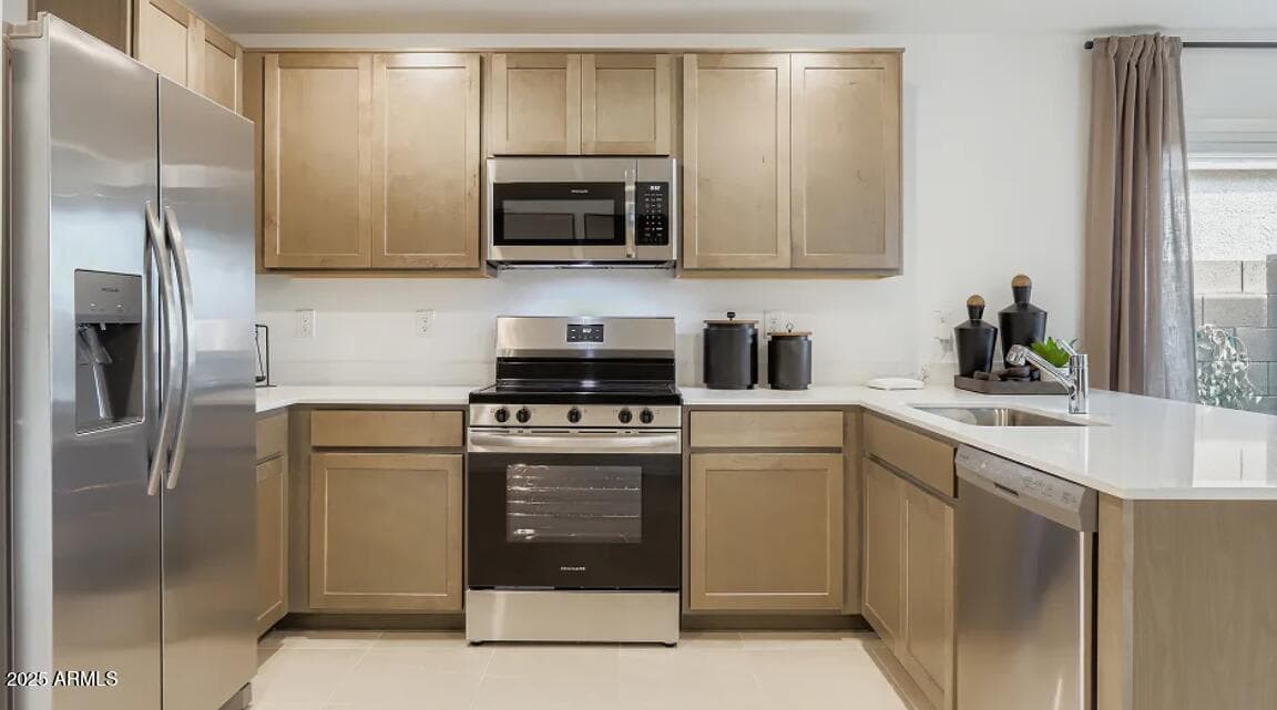 9546 W Fairmount Avenue, Phoenix, AZ 85037 — photo 4 of 22