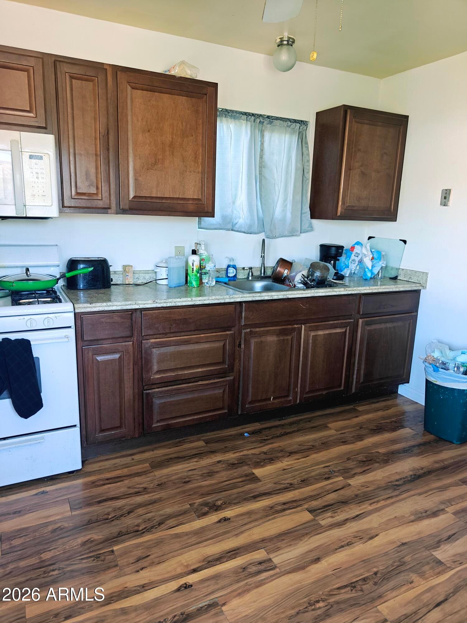 211 S Franz Avenue, Miami, AZ 85539 — photo 3 of 14