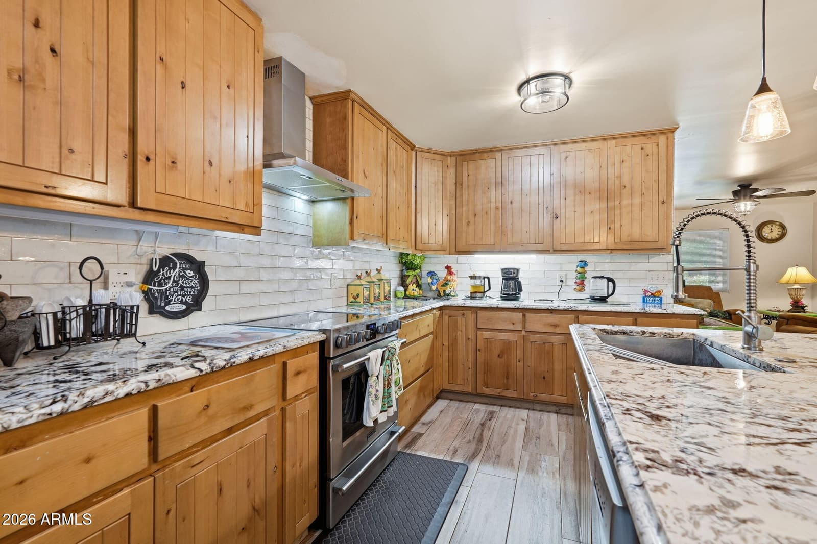 654 S Copper Drive, Apache Junction, AZ 85120 — photo 10 of 36