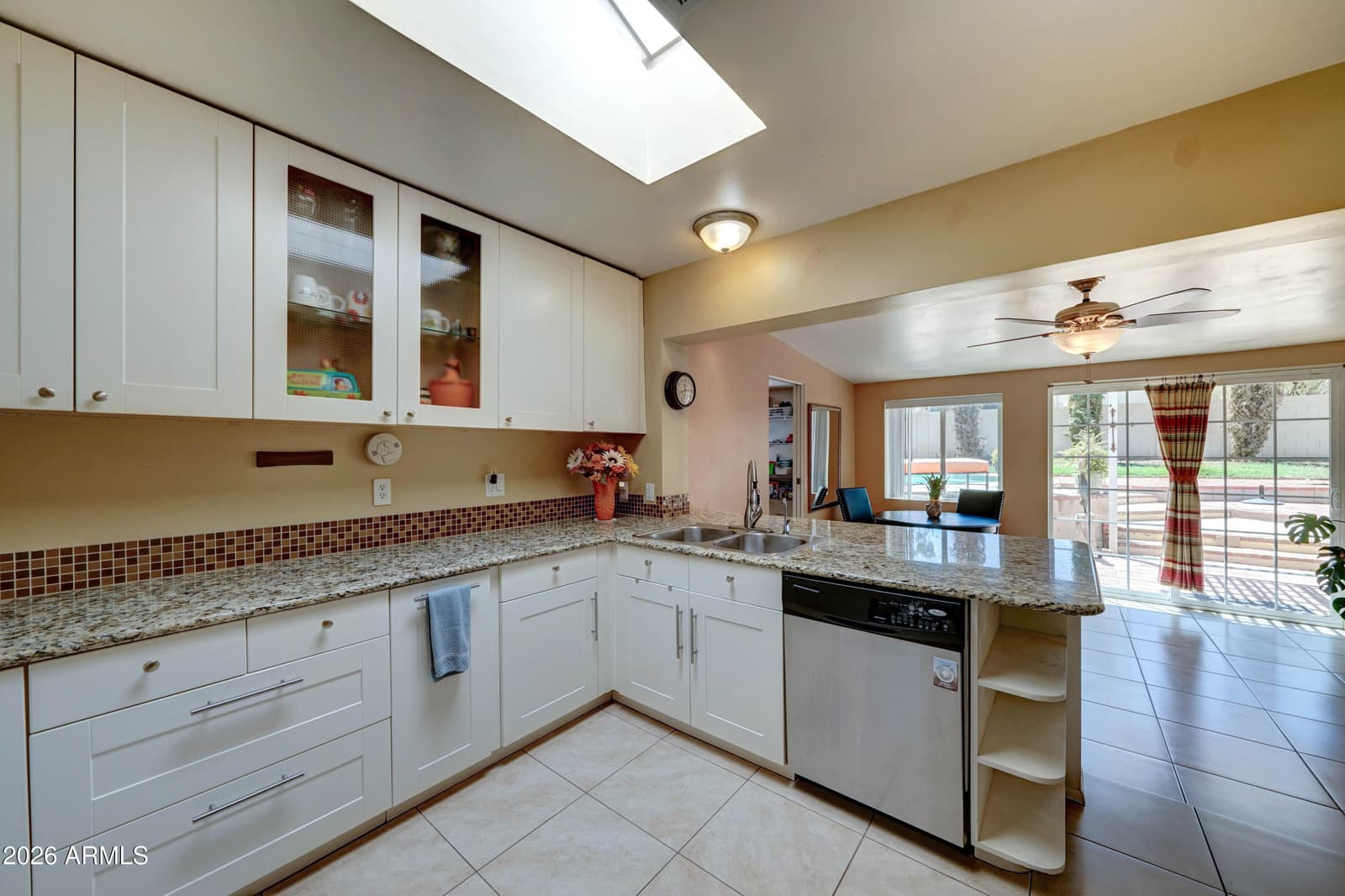 2545 E Vista Drive, Phoenix, AZ 85032 — photo 8 of 31