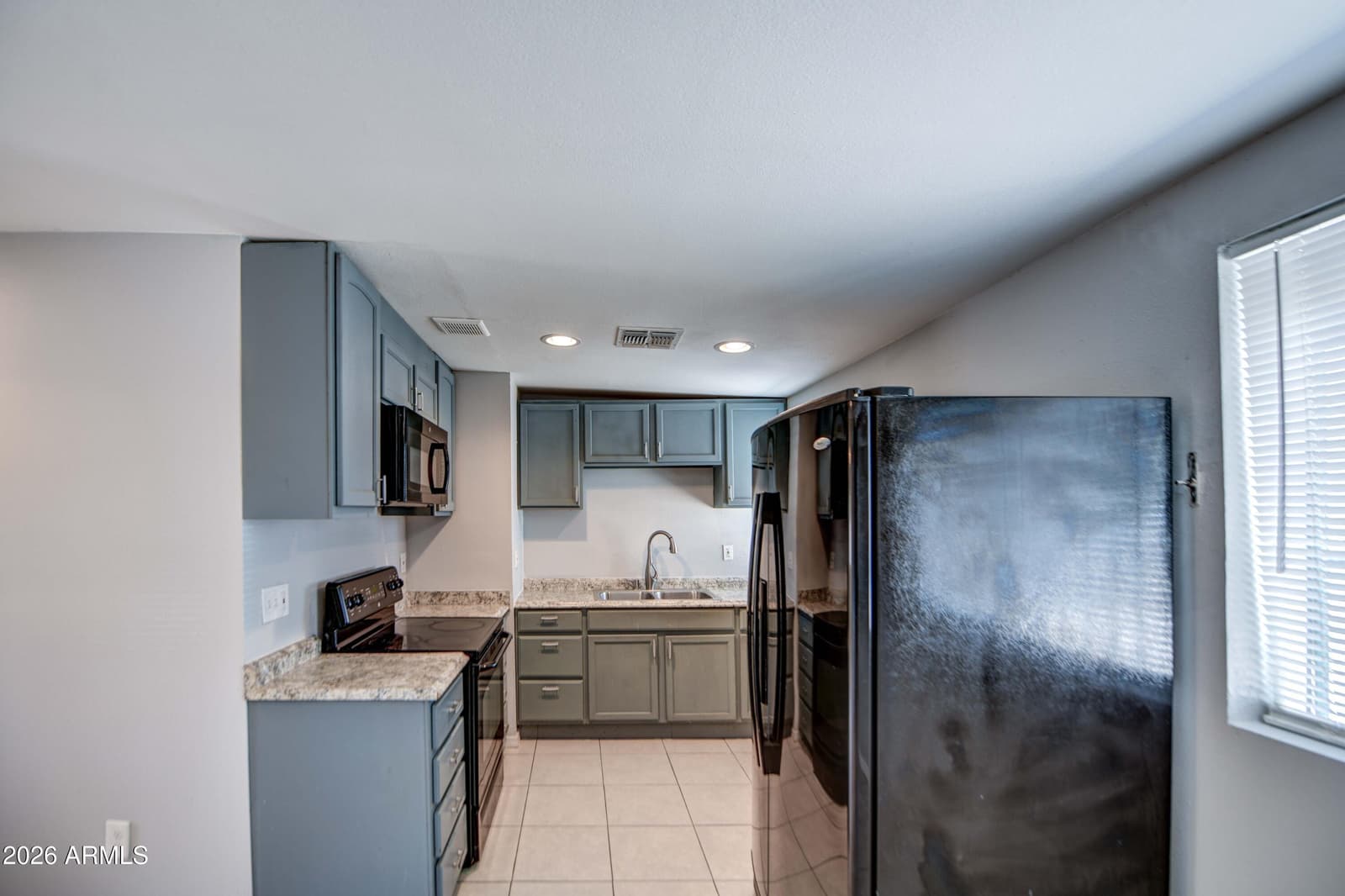 3530 N 63rd Drive, Phoenix, AZ 85033 — photo 10 of 34