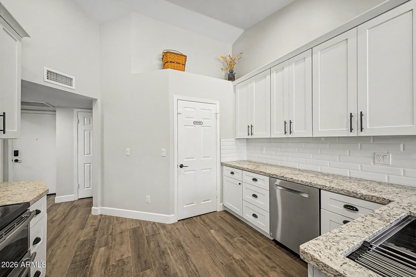 15003 N Escondido Drive, Fountain Hills, AZ 85268 — photo 10 of 37
