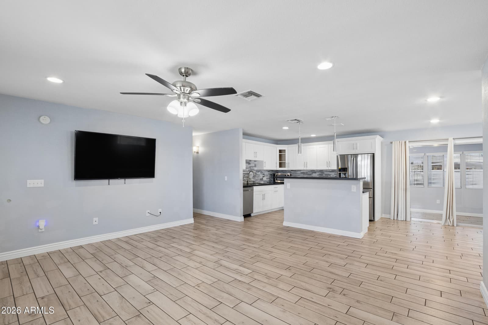 1017 E El Caminito Drive, Phoenix, AZ 85020 — photo 11 of 43