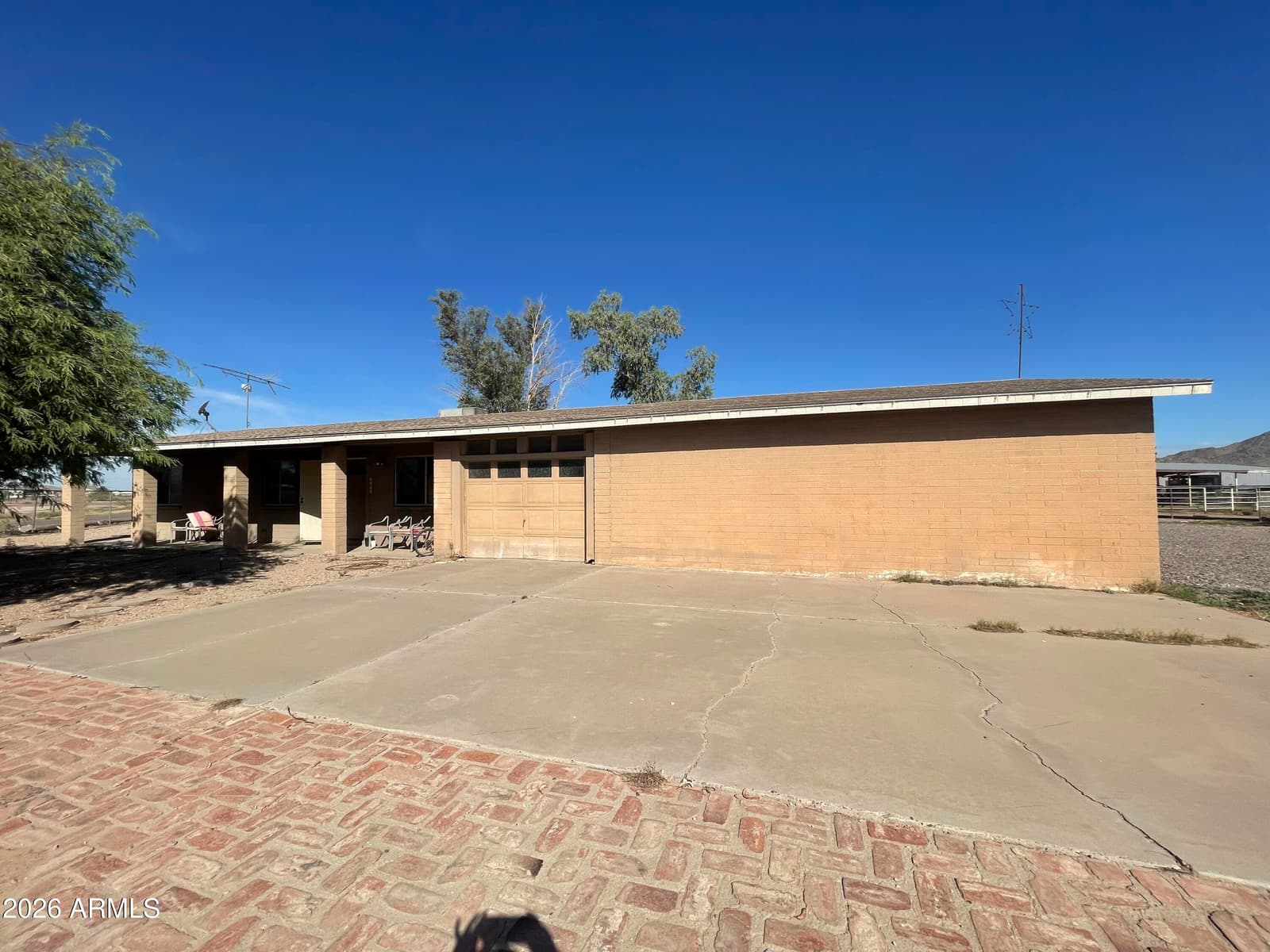 7794 W Lake Erie Drive, Casa Grande, AZ 85194 — photo 3 of 32