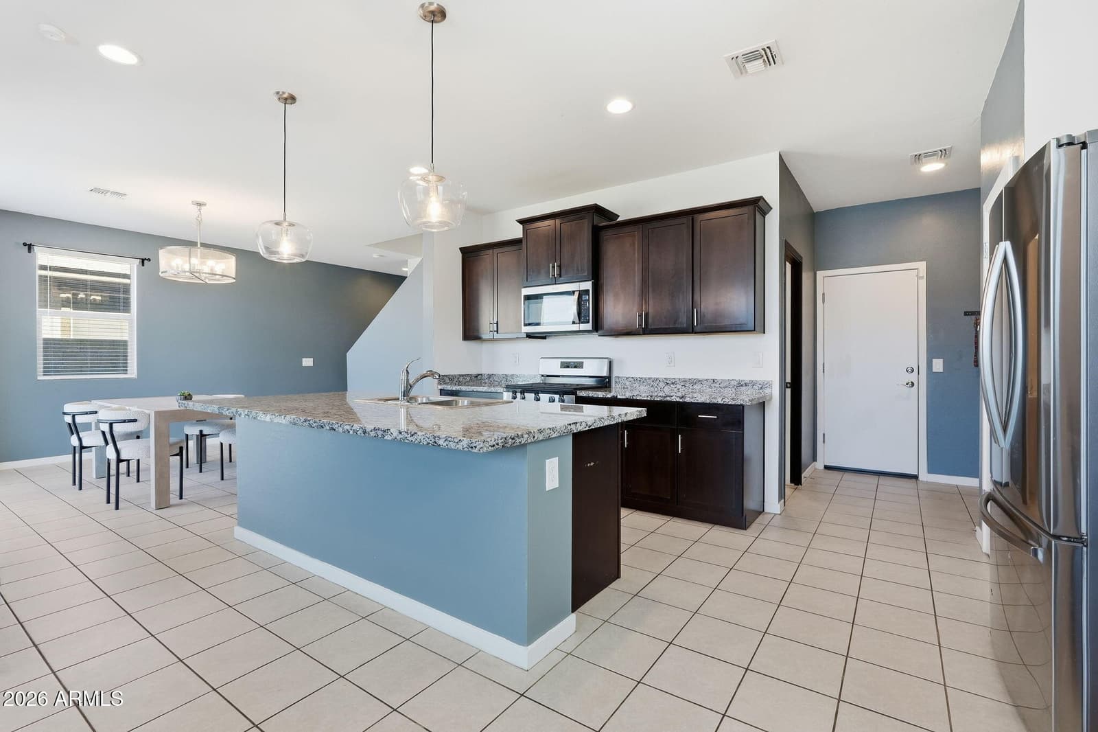 6835 W Getty Drive, Phoenix, AZ 85043 — photo 9 of 50