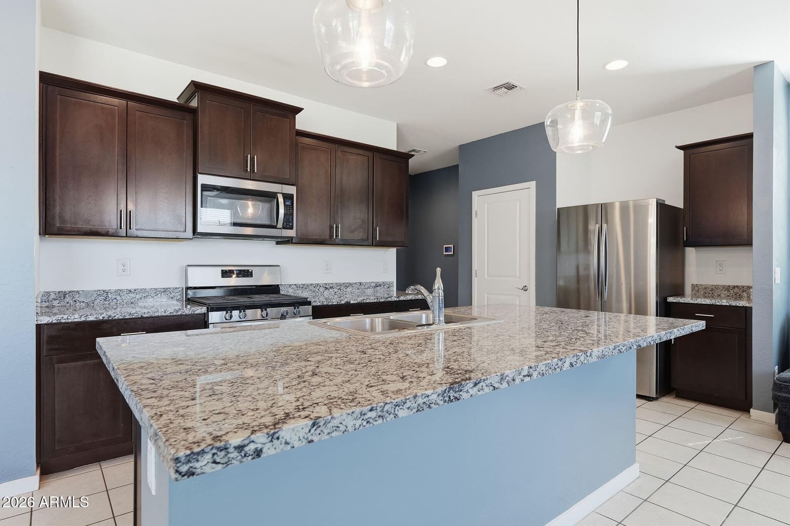 6835 W Getty Drive, Phoenix, AZ 85043 — photo 10 of 50