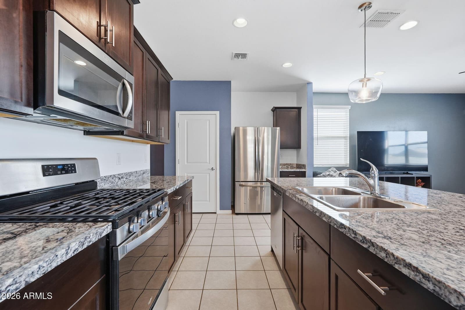 6835 W Getty Drive, Phoenix, AZ 85043 — photo 8 of 50