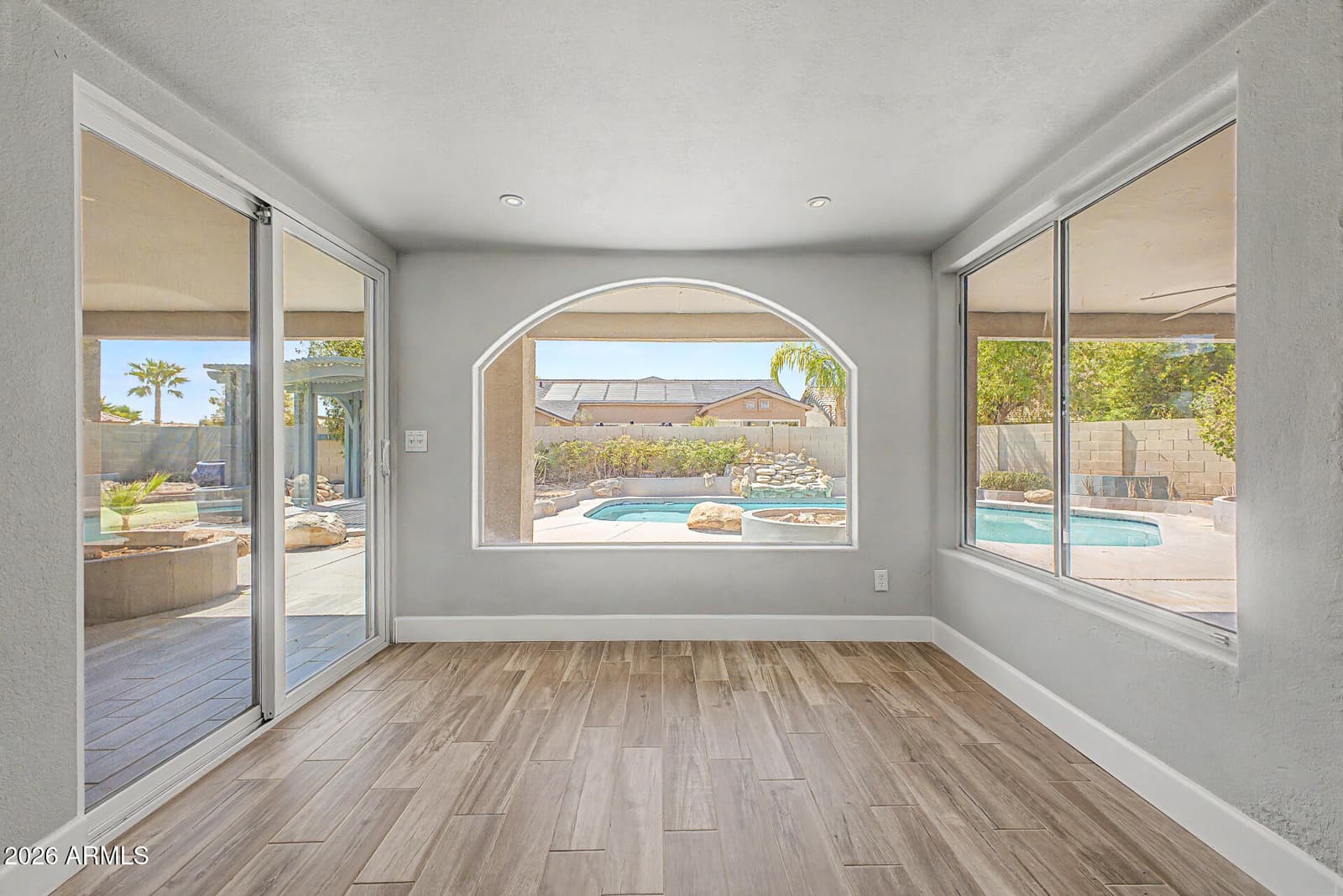 9139 W Paradise Lane, Peoria, AZ 85382 — photo 5 of 29