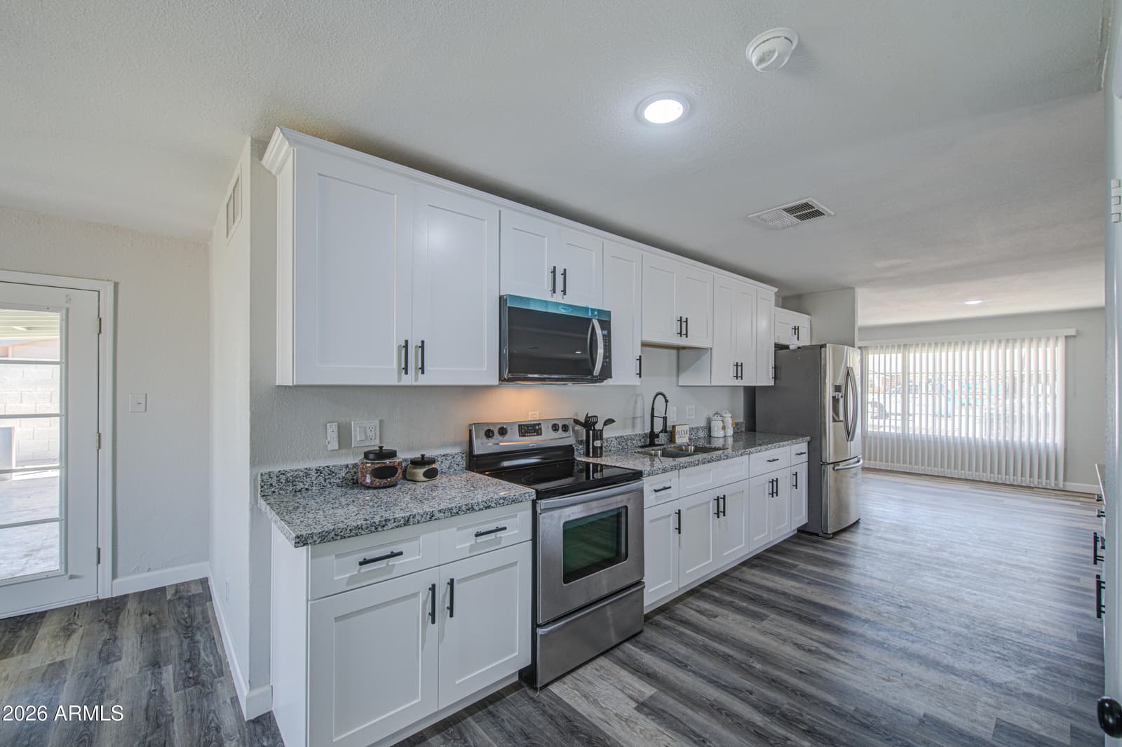 6853 N 36th Drive, Phoenix, AZ 85019 — photo 12 of 44