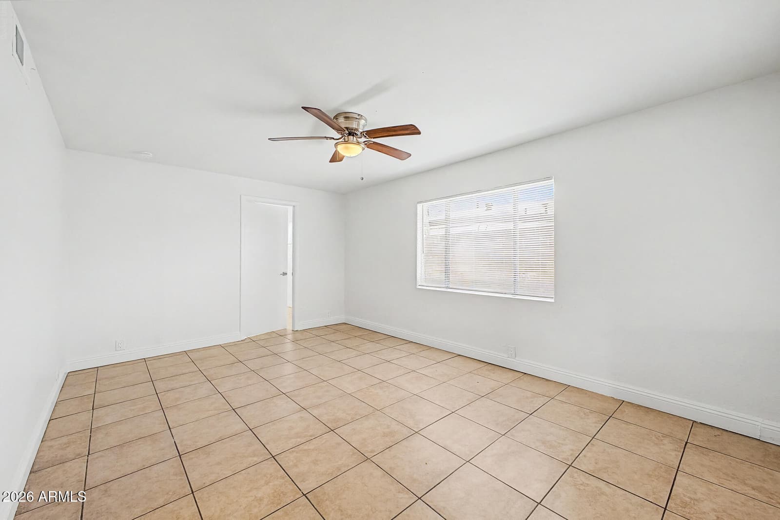 1621 N 37th Drive, Phoenix, AZ 85009 — photo 14 of 32