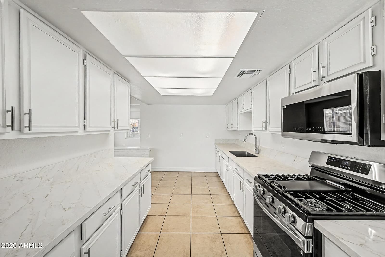 1621 N 37th Drive, Phoenix, AZ 85009 — photo 17 of 32