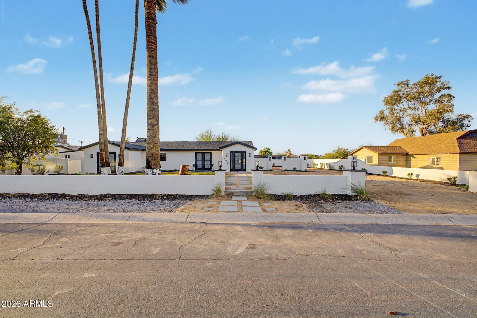 720 E Desert Lane, Phoenix, AZ 85042 — photo 1 of 39