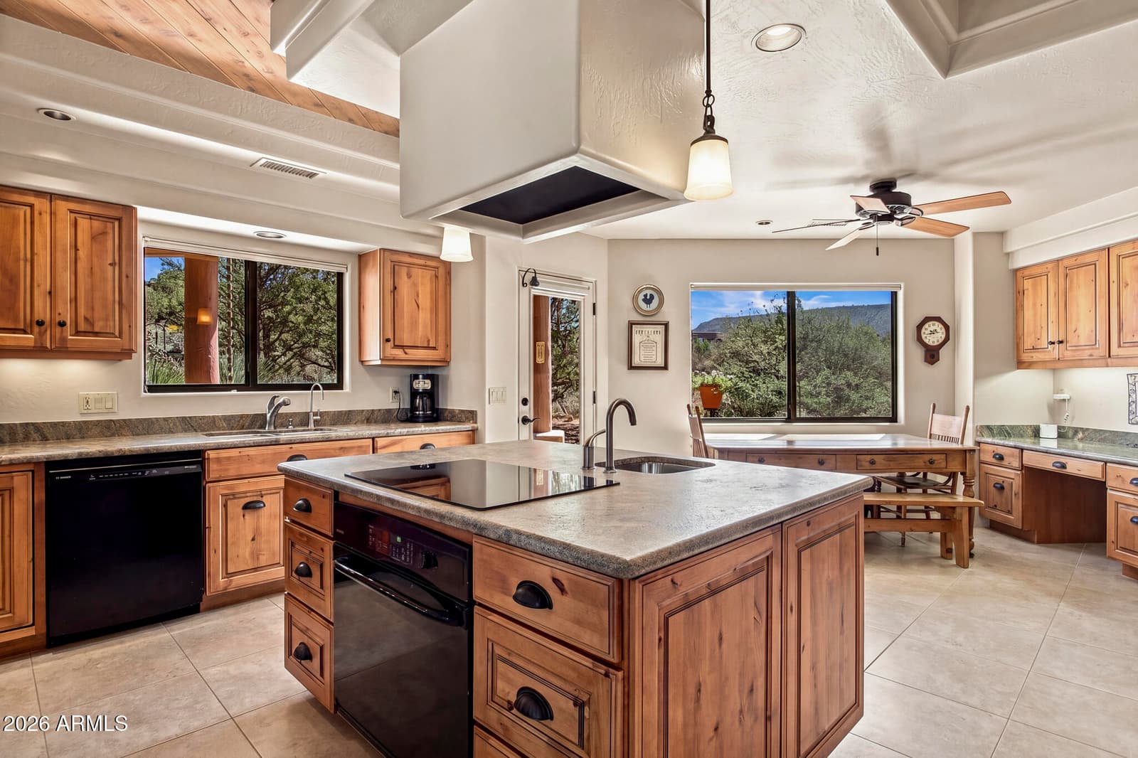 1010 Lee Mountain Road, Sedona, AZ 86351 — photo 12 of 60