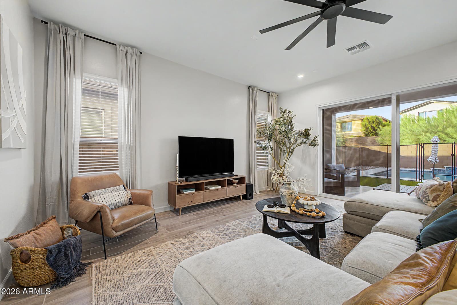 5956 E Sinclair Street, Phoenix, AZ 85054 — photo 6 of 60