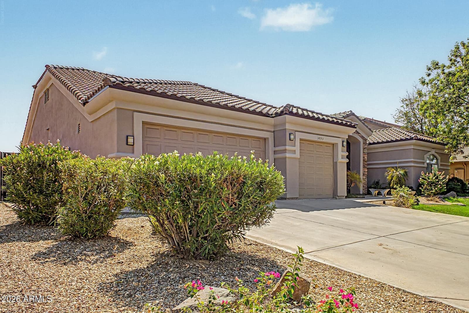 1095 N Jamaica Court, Gilbert, AZ 85234 — photo 4 of 67
