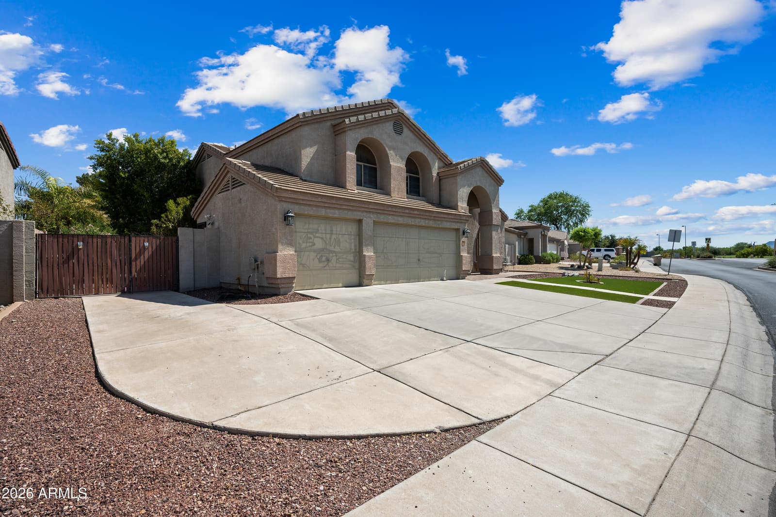 8320 W Berridge Lane, Glendale, AZ 85305 — photo 7 of 77
