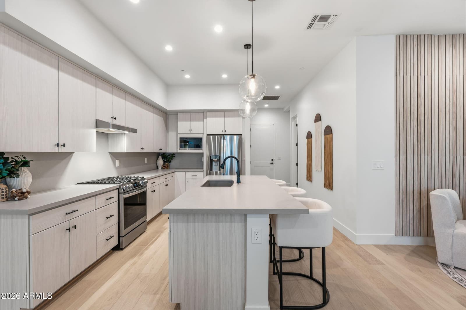 5151 N 13th Place 6, Phoenix, AZ 85014 — photo 17 of 46