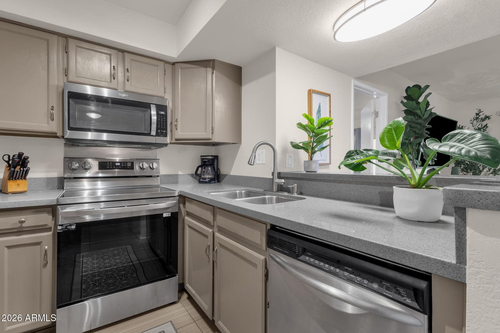 540 N May Street 1073, Mesa, AZ 85201 — photo 7 of 21