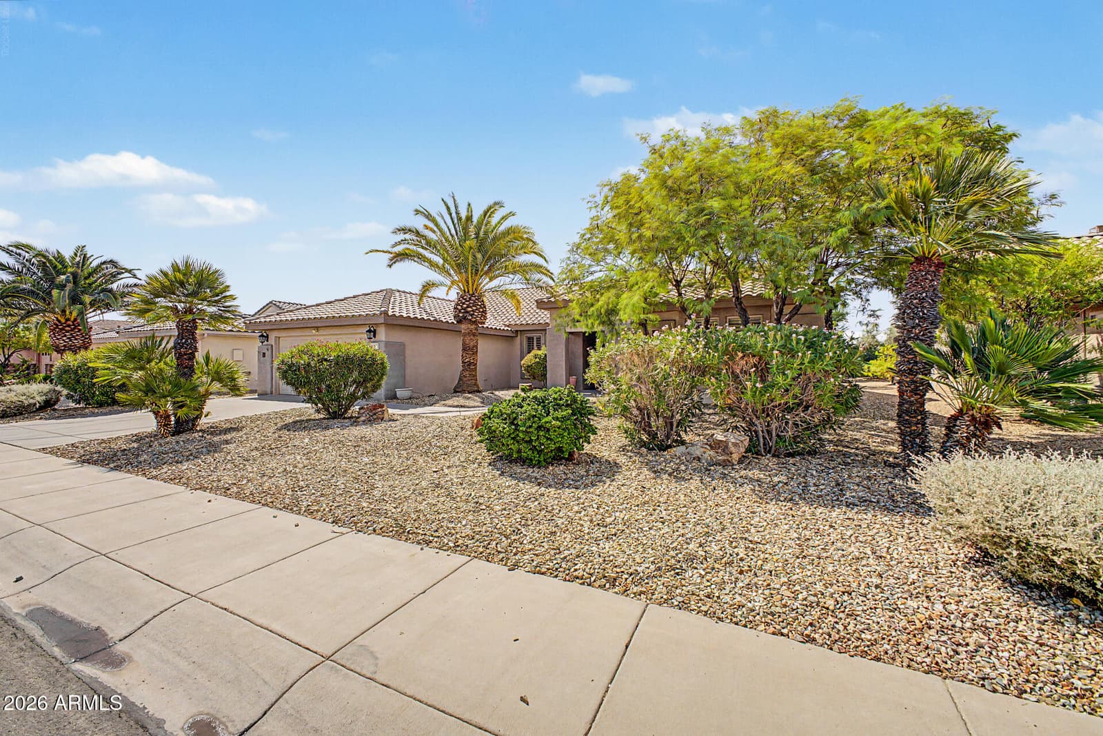 15573 W Las Verdes Way, Surprise, AZ 85374 — photo 2 of 33