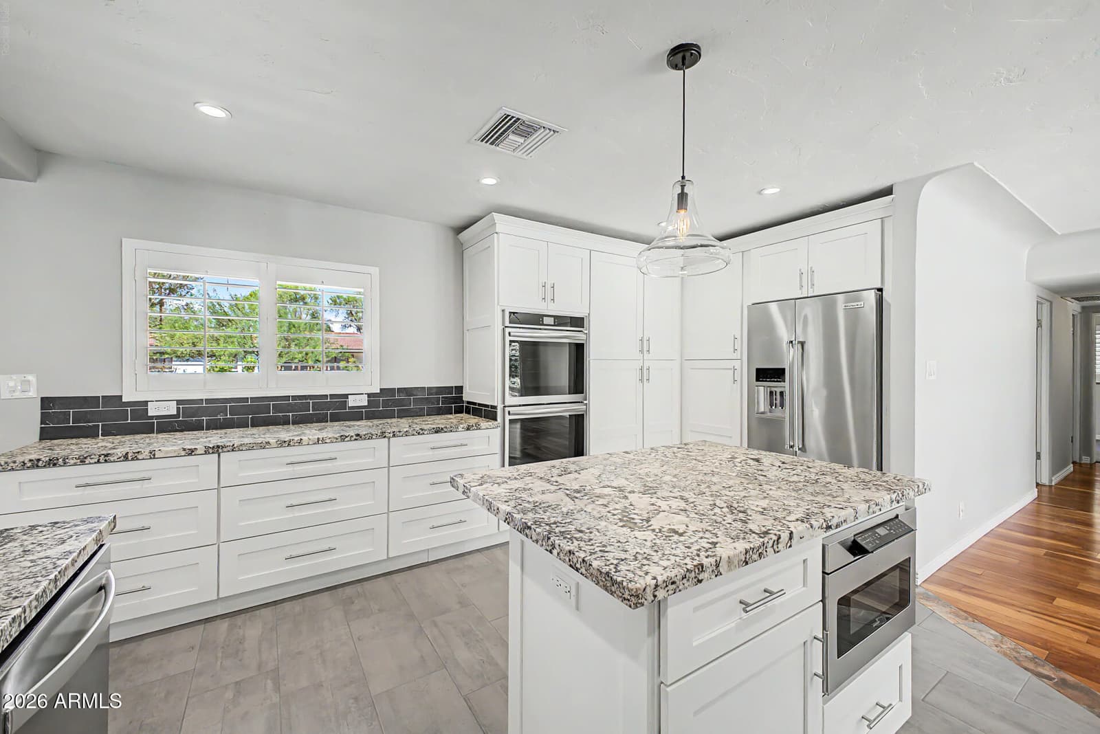 1011 W Palo Verde Drive, Phoenix, AZ 85013 — photo 10 of 39