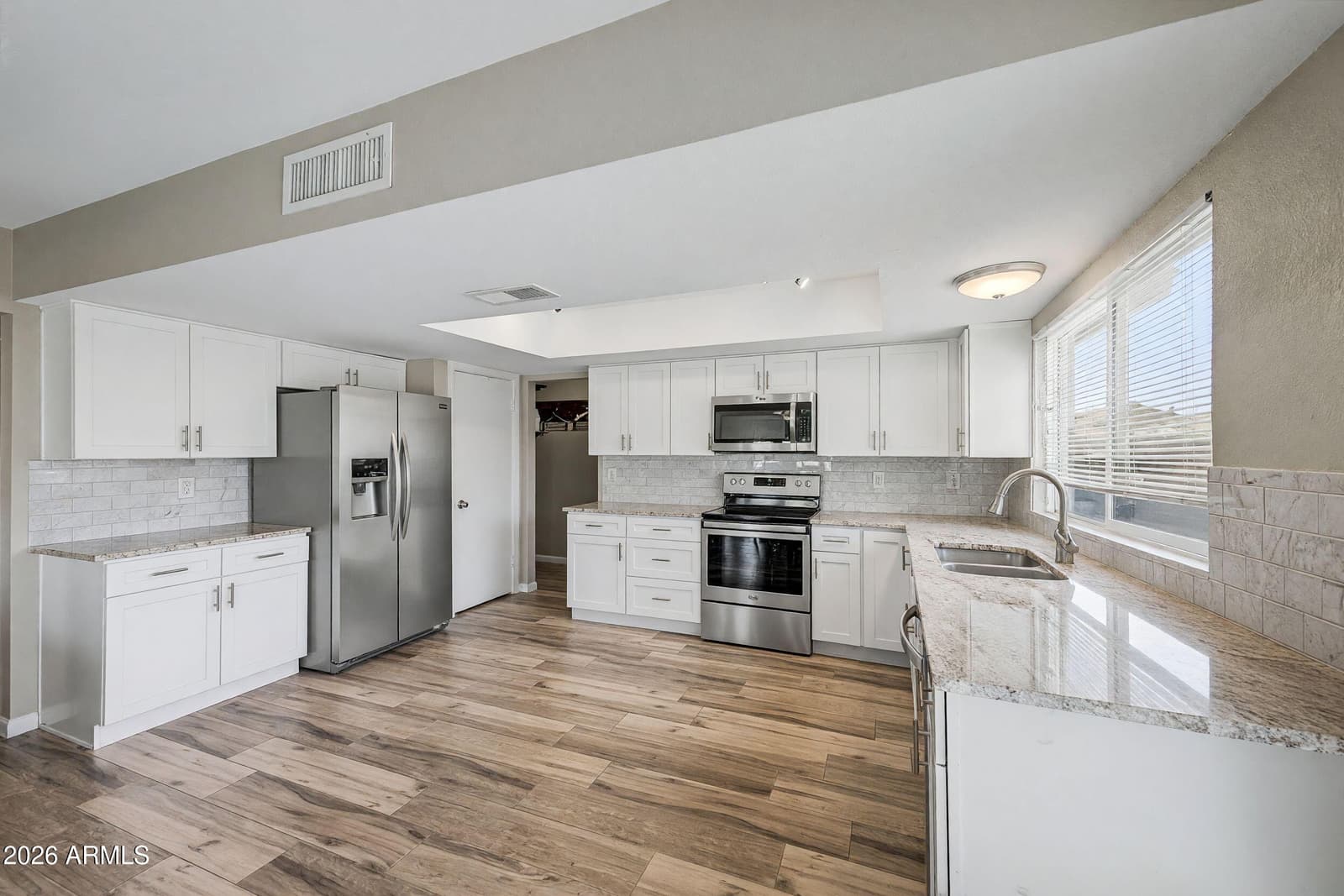 11210 N 52nd Avenue, Glendale, AZ 85304 — photo 11 of 31