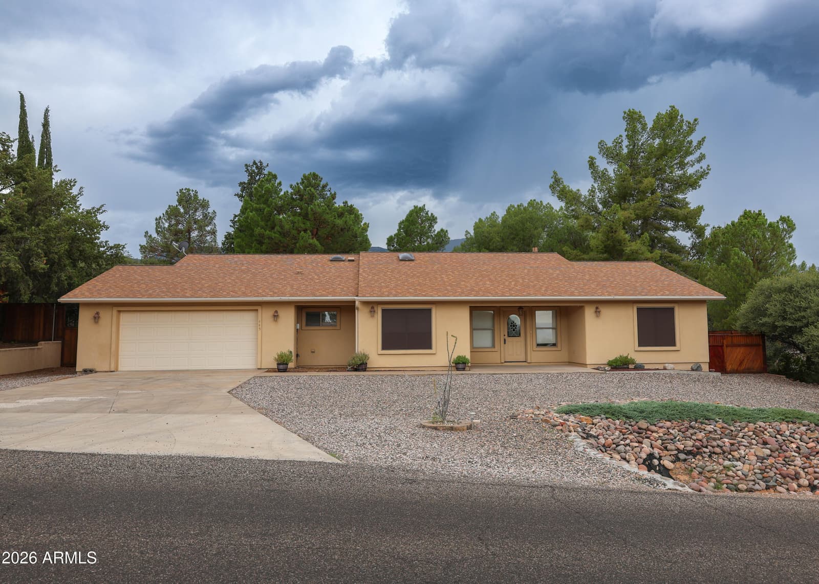 445 E Rancho Vista Way E, Cottonwood, AZ 86326 — photo 1 of 45