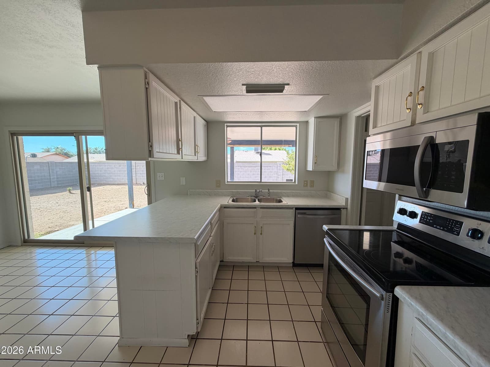 1413 W Behrend Drive, Phoenix, AZ 85027 — photo 7 of 26