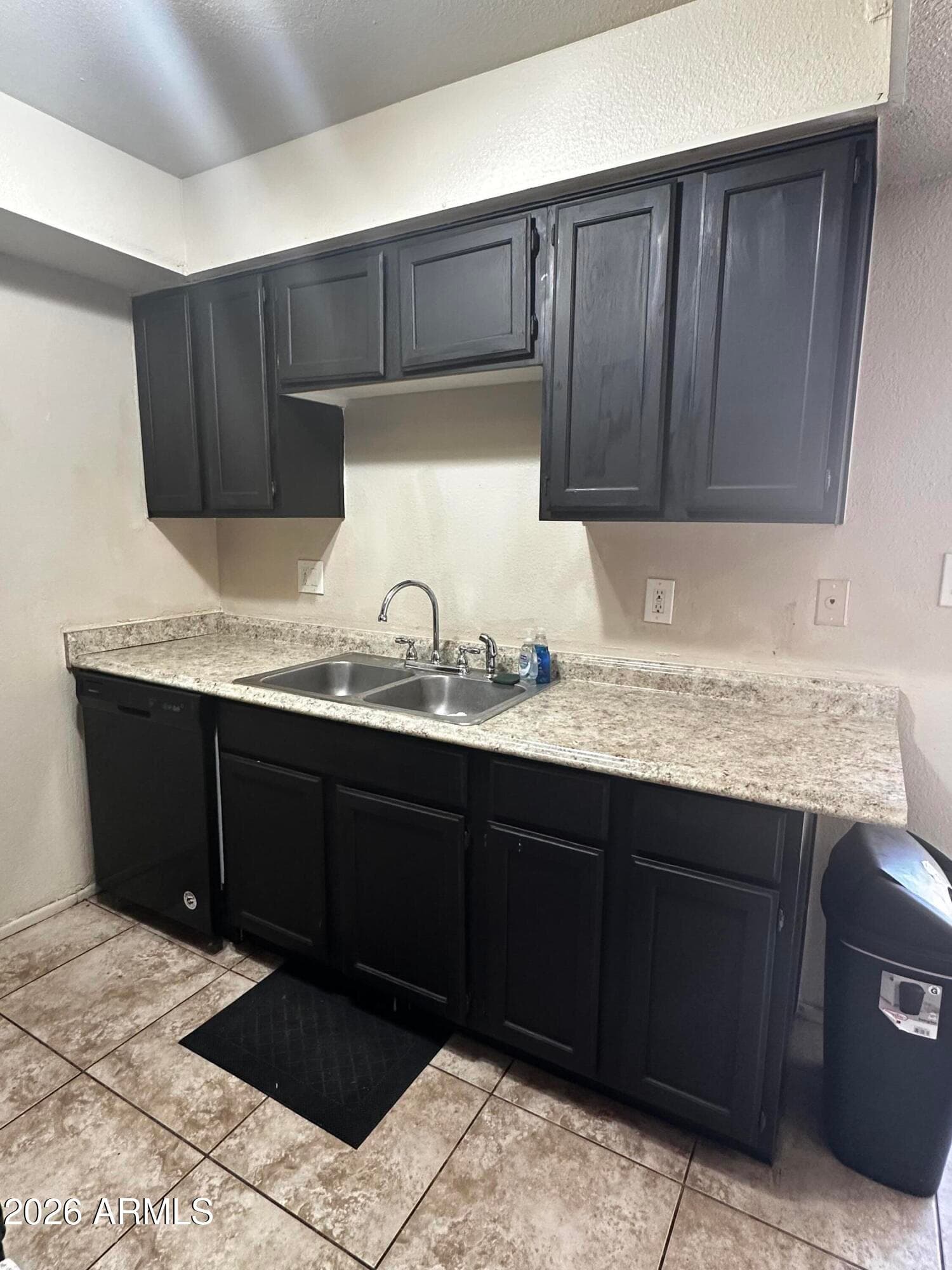3840 N 43rd Avenue 7, Phoenix, AZ 85031 — photo 4 of 16