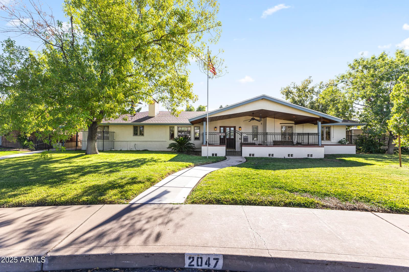 2047 W Cambridge Avenue, Phoenix, AZ 85009 — photo 51 of 54